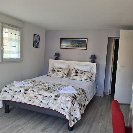 Appartement Avec Cuisine Et Grande Piscine Chauffee 앙다이 외부 사진