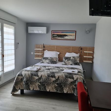 Appartement Avec Cuisine Et Grande Piscine Chauffee 앙다이 외부 사진