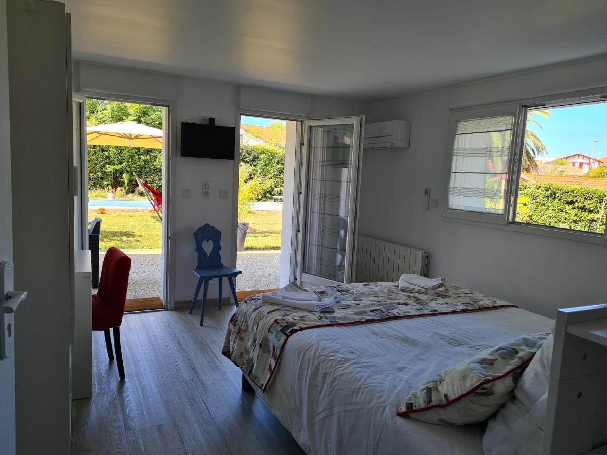Appartement Avec Cuisine Et Grande Piscine Chauffee 앙다이 외부 사진